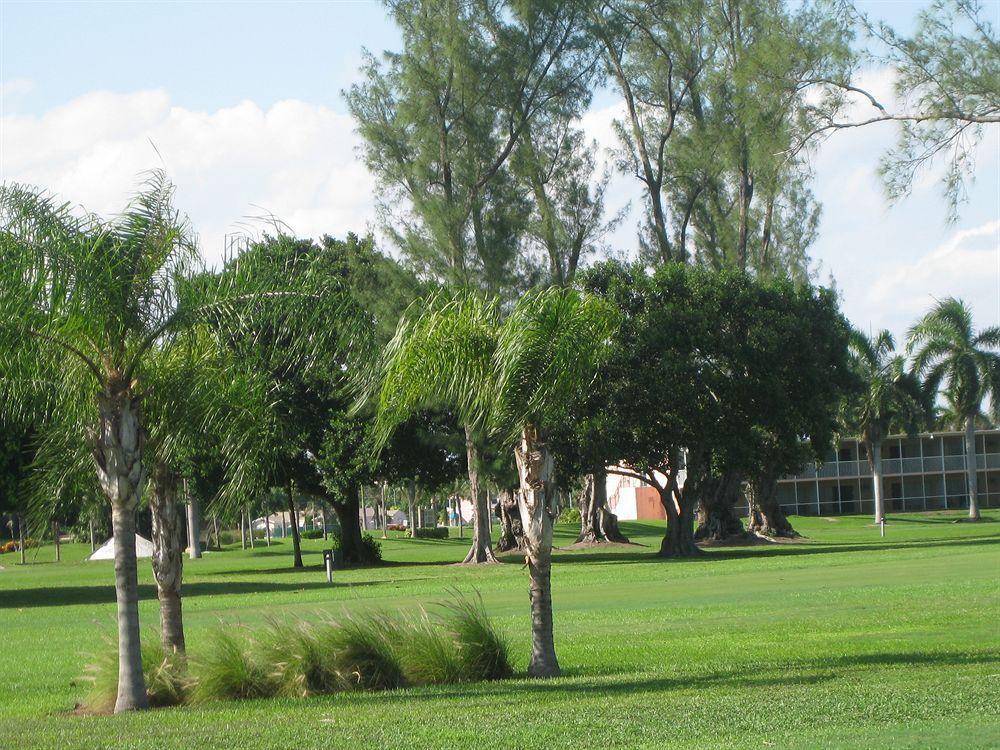 Hollywood Beach Golf Resort Eksteriør billede