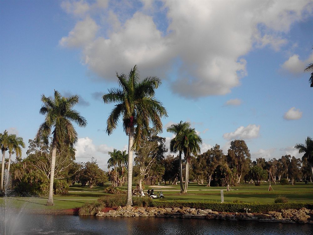 Hollywood Beach Golf Resort Eksteriør billede